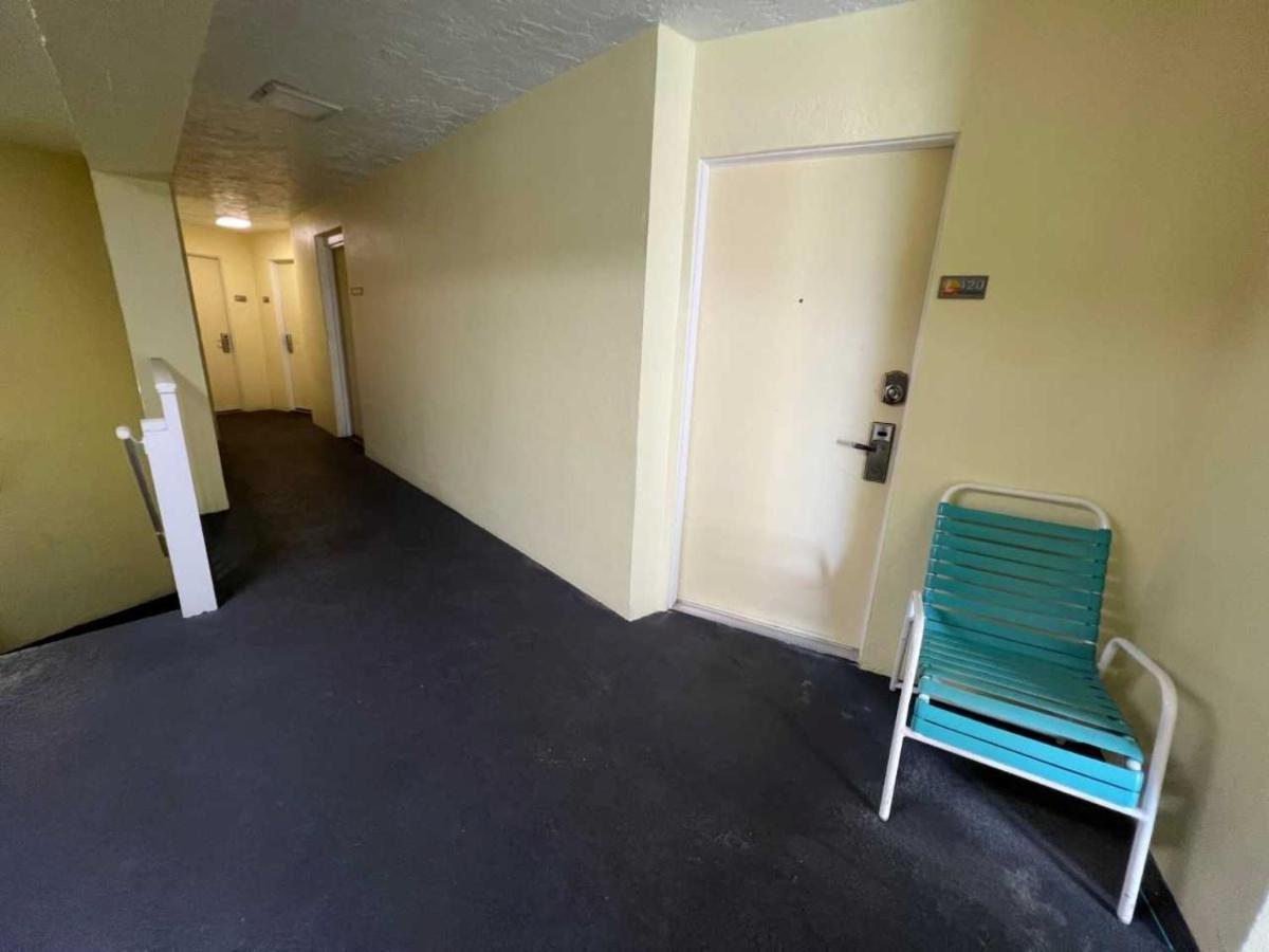 Pelican Pointe Clearwater Beach Hotel Екстер'єр фото